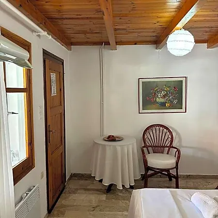 Hotel Marias Agriovotano